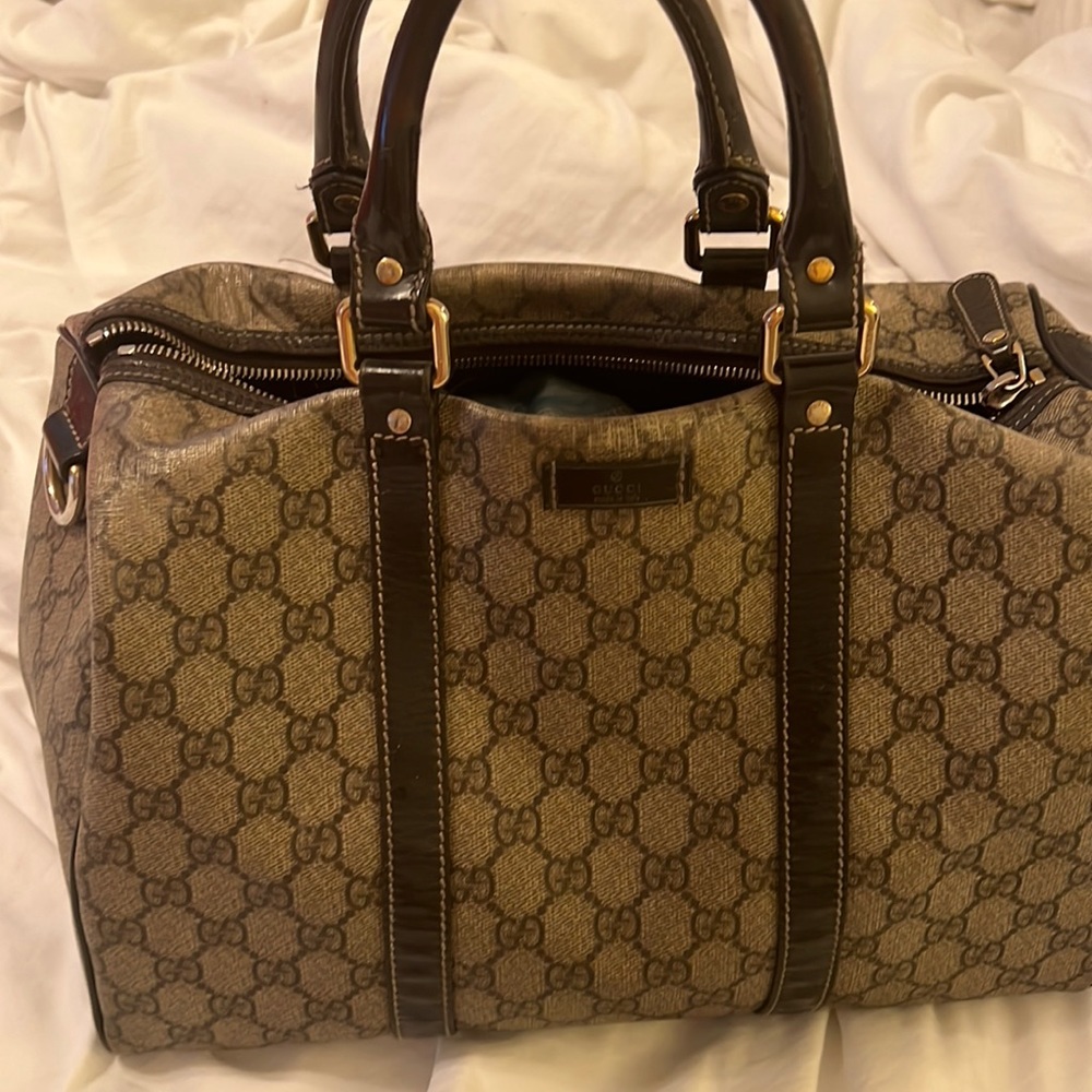 Authentic Gucci boston bag.  Comes with Gucci dust bag - reposhing!!!